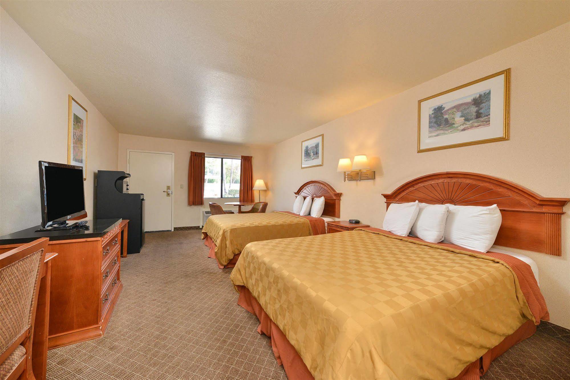 Menifee Inn Екстериор снимка