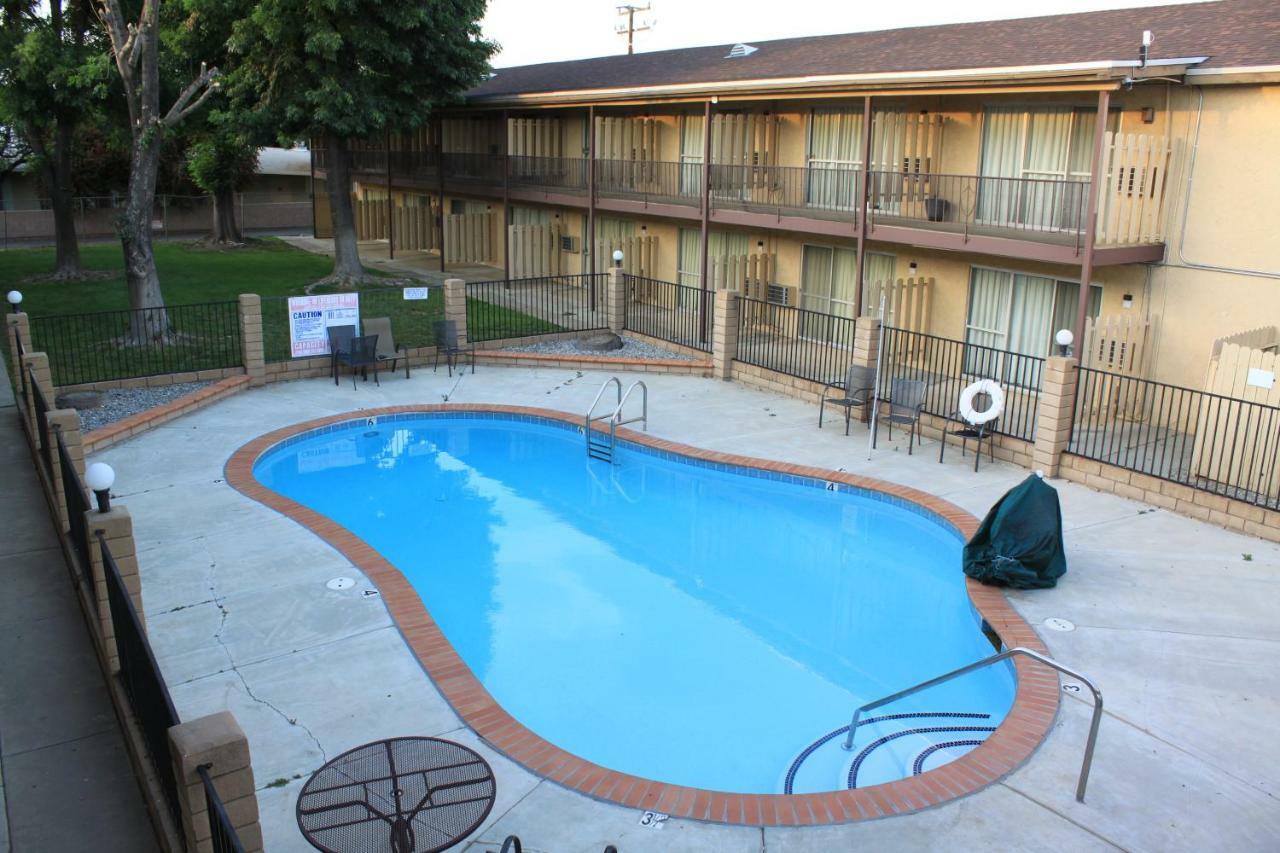 Menifee Inn Екстериор снимка