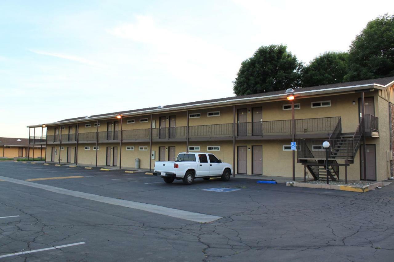 Menifee Inn Екстериор снимка