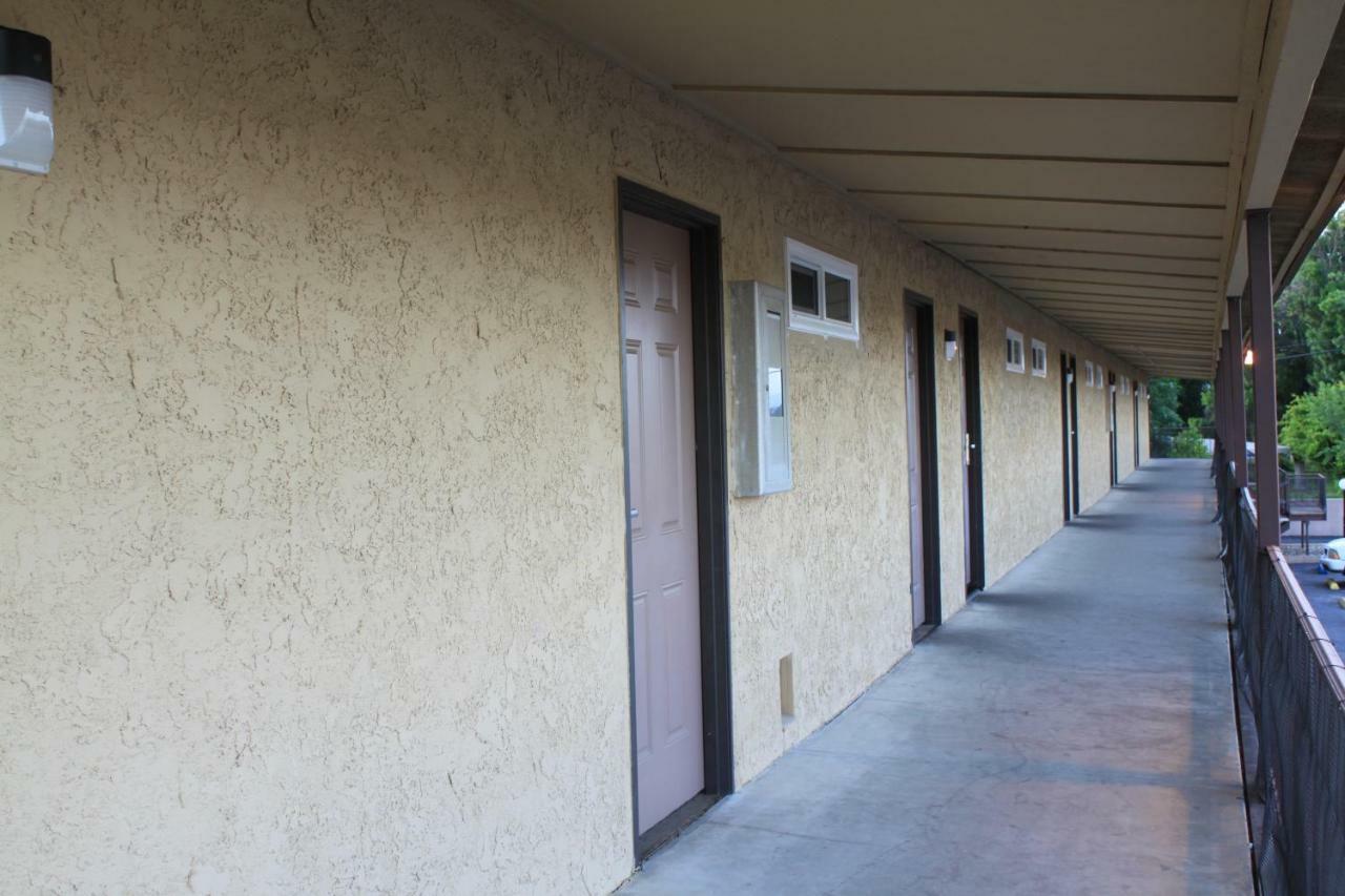 Menifee Inn Екстериор снимка